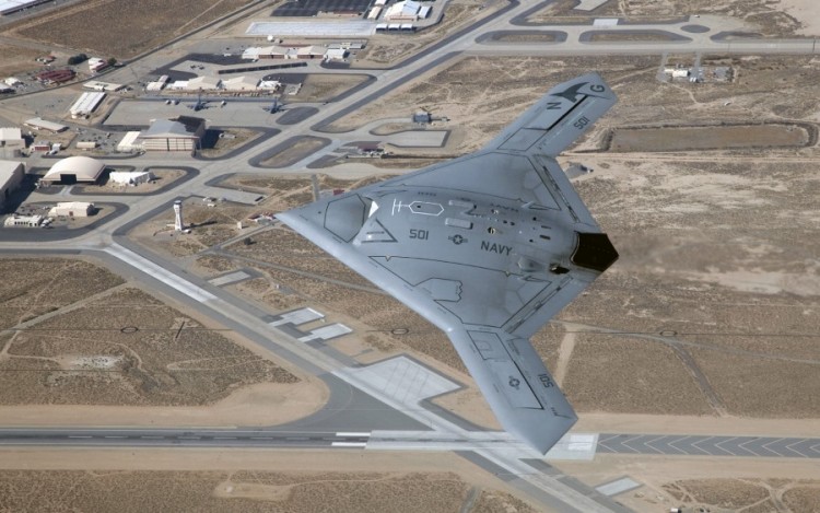 pesawat tempur X-47B Pegasus